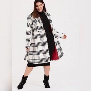 TORRID WHITE & BLACK PLAID WOOLEN STATEMENT COAT